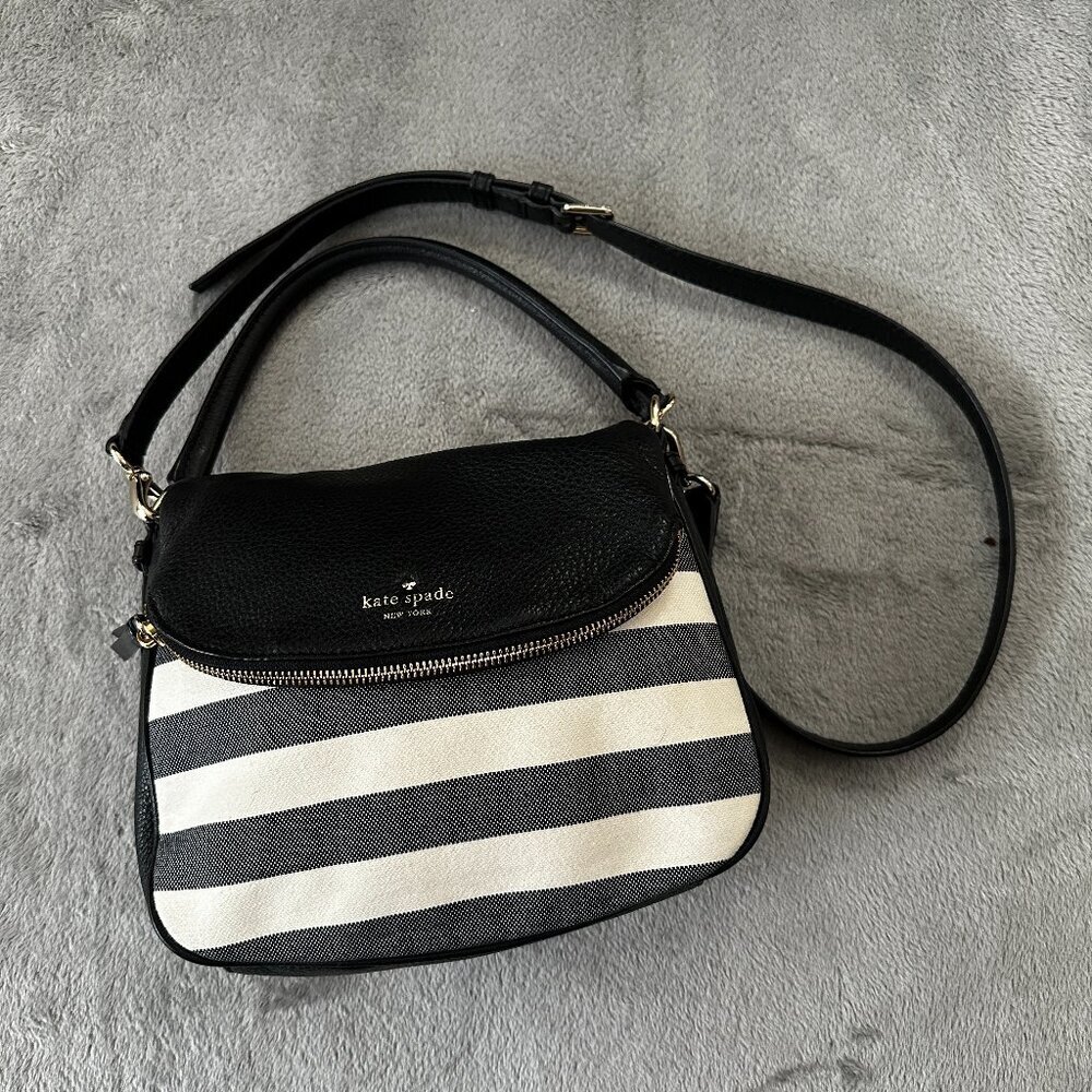 Kate Spade New York Cobble Hill Devin Stripe Shoulder Bag Purse Crossbody